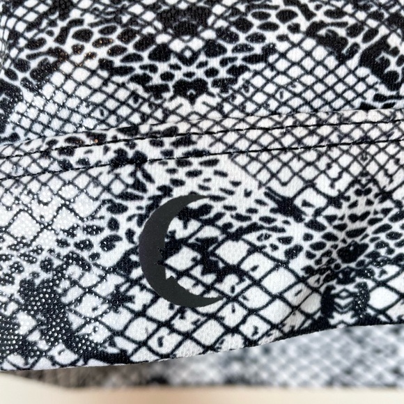 Zyia Light n Tight Cobra Metallic Adjustable Sport Bra Size Medium - Picture 6 of 7